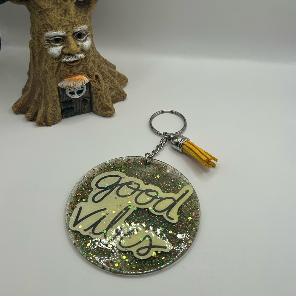THREE FOR $10 SALE 💛Handmade ‘Good Vibes’ Resin Keychain (NOT MADE BY ME)💛